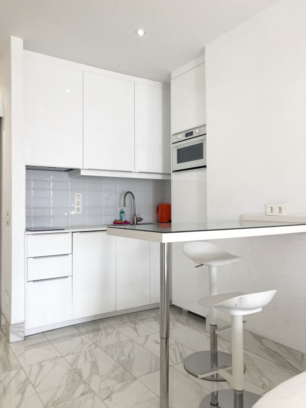 Santa Catalina Beach Flat by Canary365