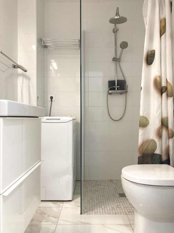 Santa Catalina Beach Flat by Canary365