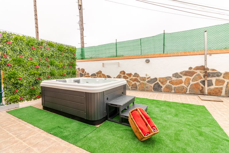 Mari House With Jacuzzi and BBQ by CanariasGetaway
