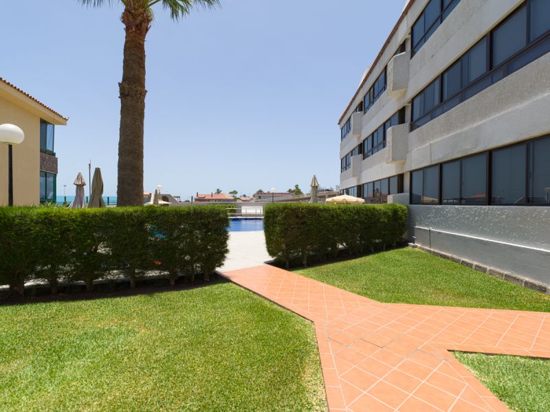 Guayabo Beach Home by CanariasGetaway