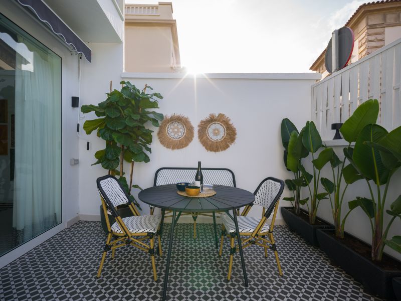 Cosmopolitan Design  By CanariasGetaway