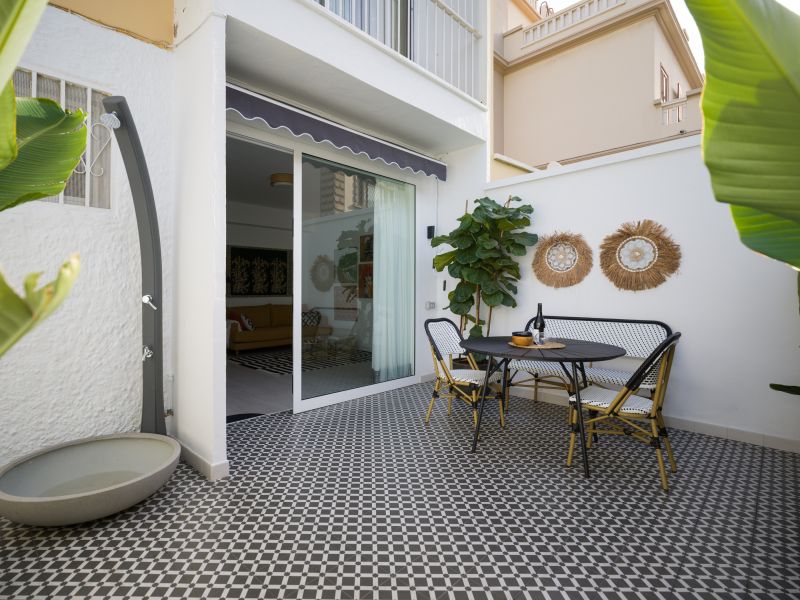 Cosmopolitan Design  By CanariasGetaway