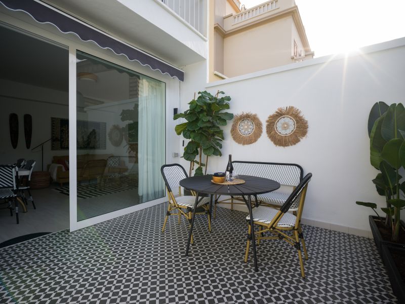 Cosmopolitan Design  By CanariasGetaway