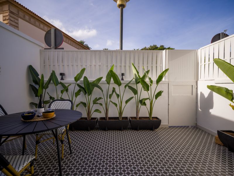 Cosmopolitan Design  By CanariasGetaway