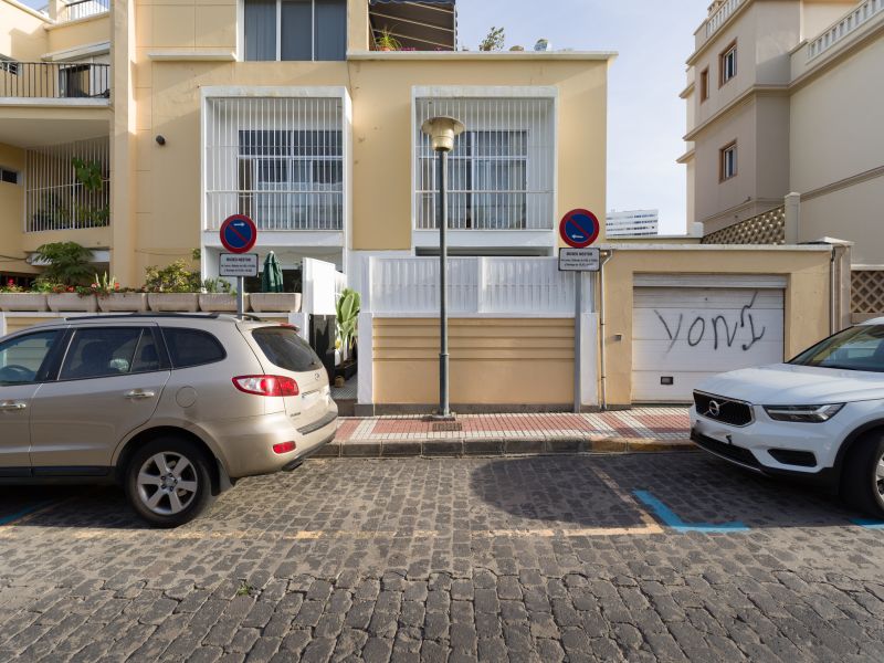 Cosmopolitan Design  By CanariasGetaway