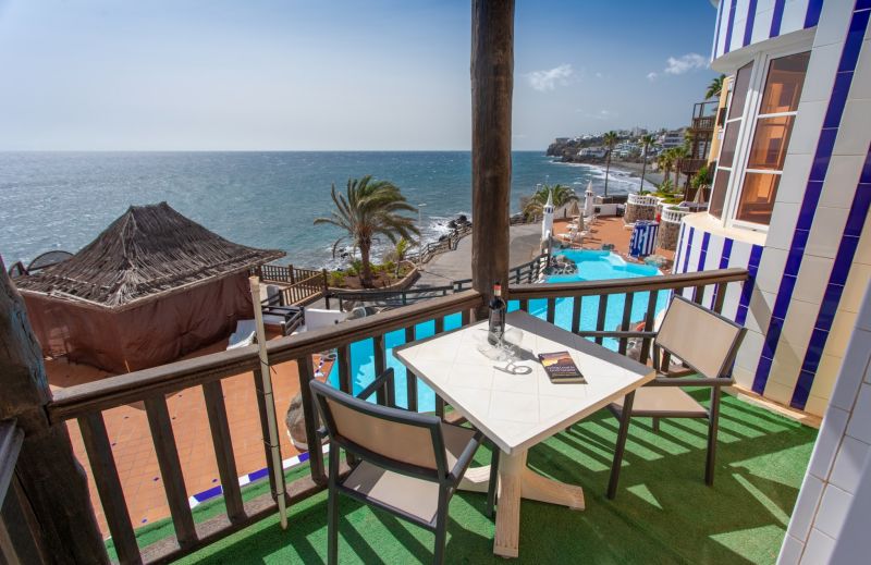 Altamar 44 balcony&pool By CanariasGetaway
