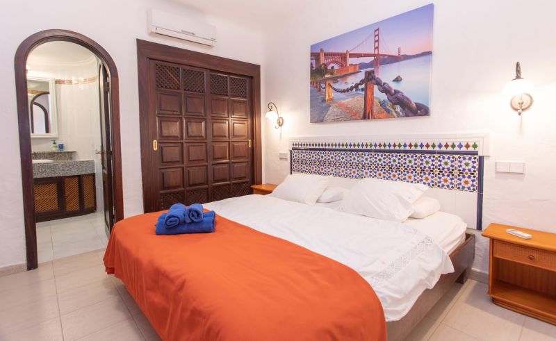 Altamar 28 with terrace&pool By CanariasGetaway