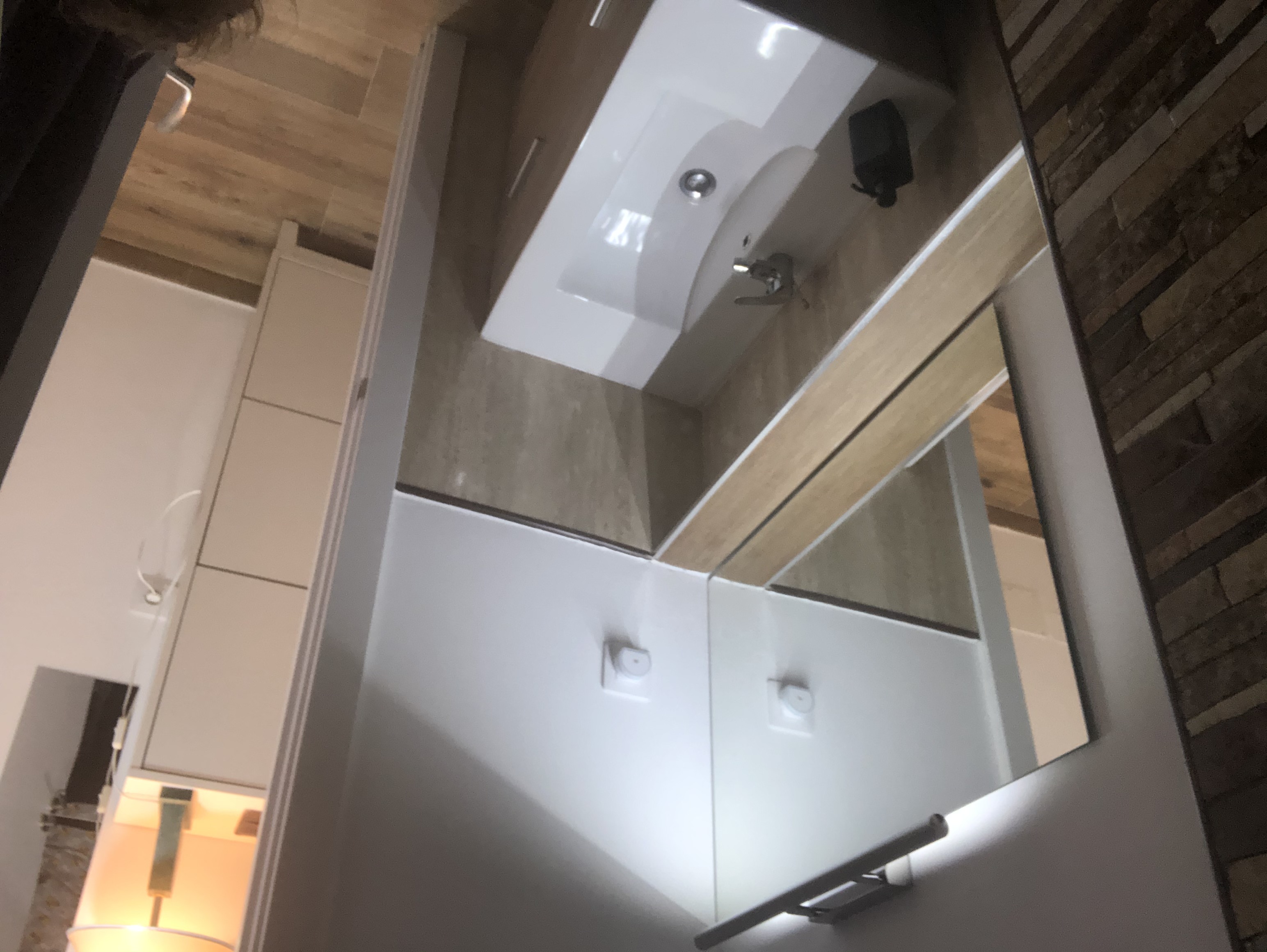  BRIGH LOFT DISHWASER SURFERS&NÓMADS