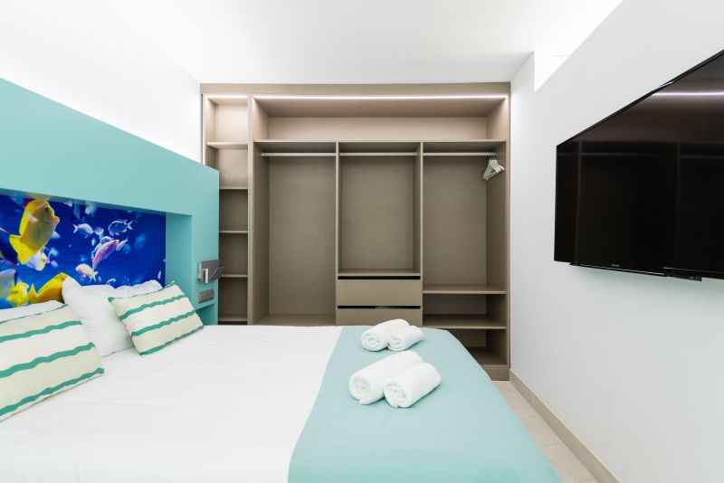 Edison Building 101 By CanariasGetaway